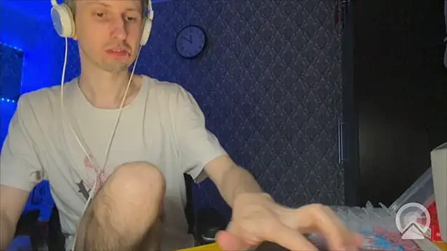 Aki-Laky online show from 04/08/26, 06:53