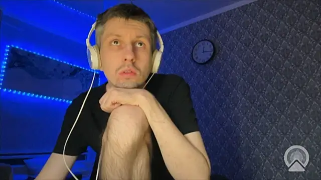 Aki-Laky online show from 12/16/25, 07:18