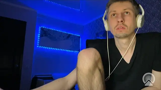 Aki-Laky online show from 12/15/25, 07:31