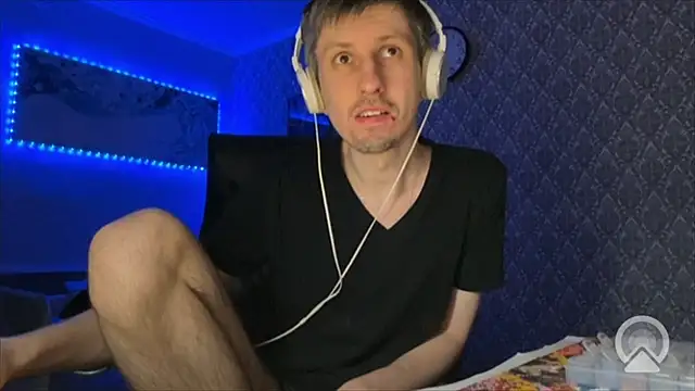 Aki-Laky online show from 04/12/26, 07:50