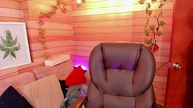 Snapshot of marien_thomson_ chatting on 03/22/25, 10:26 marien thomson online show from 03/22/25, 10:26