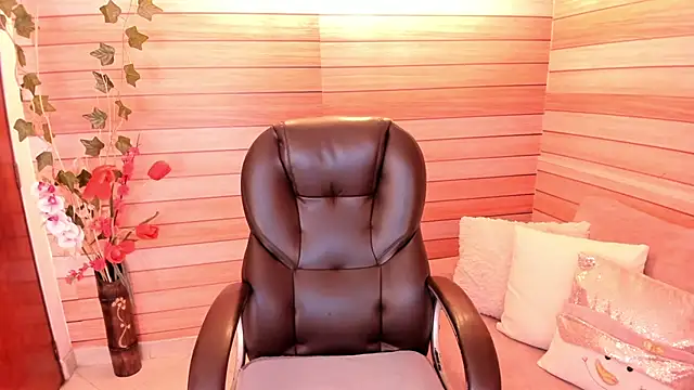 Snapshot of marien_thomson_ chatting on 11/21/25, 01:59 marien thomson online show from 11/21/25, 01:59