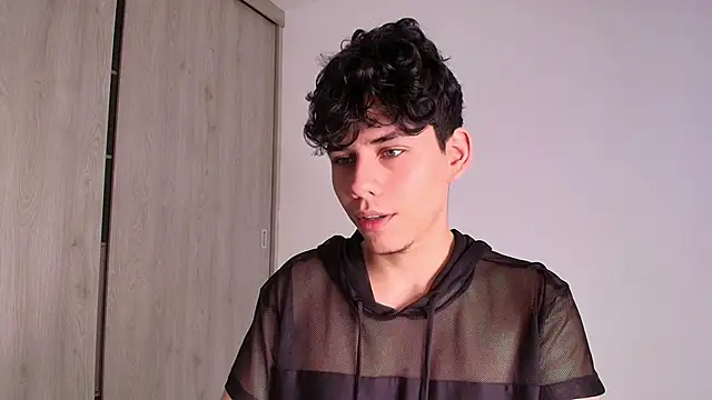 Snapshot of Naytoon__lex chatting on 01/13/25, 01:17 Naytoon lex online show from 01/13/25, 01:17