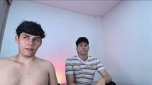 Snapshot of Naytoon__lex chatting on 12/18/25, 02:16 Naytoon lex online show from 12/18/25, 02:16