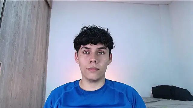 Snapshot of Naytoon__lex chatting on 12/19/25, 12:25 Naytoon lex online show from 12/19/25, 12:25