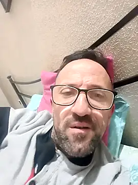 Snapshot of Porco81cazzo chatting on 11/17/25, 06:34 Porco81cazzo online show from 11/17/25, 06:34