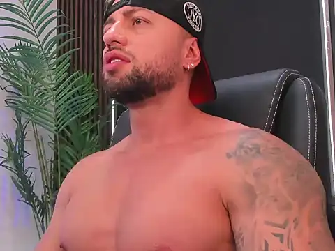 OwenMaximus814 online show from 04/12/26, 06:55