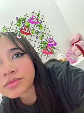 melyescobar online show from 03/18/25, 12:06