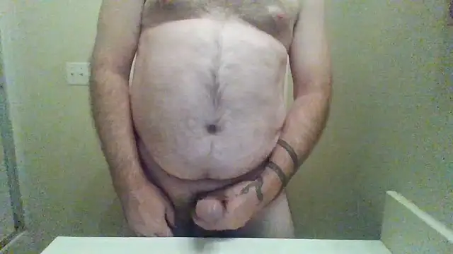 Snapshot of WatchinU82 chatting on 09/25/25, 05:02 WatchinU82 online show from 09/25/25, 05:02