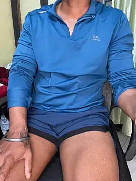 Snapshot of loveboyrp chatting on 02/14/26, 03:18 loveboyrp online show from 02/14/26, 03:18