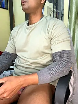 Snapshot of loveboyrp chatting on 12/23/25, 04:12 loveboyrp online show from 12/23/25, 04:12