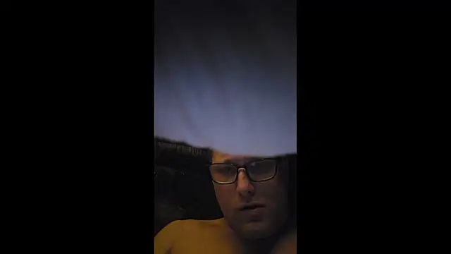 Snapshot of mneuert@xh chatting on 02/19/26, 04:42 mneuertxh online show from 02/19/26, 04:42