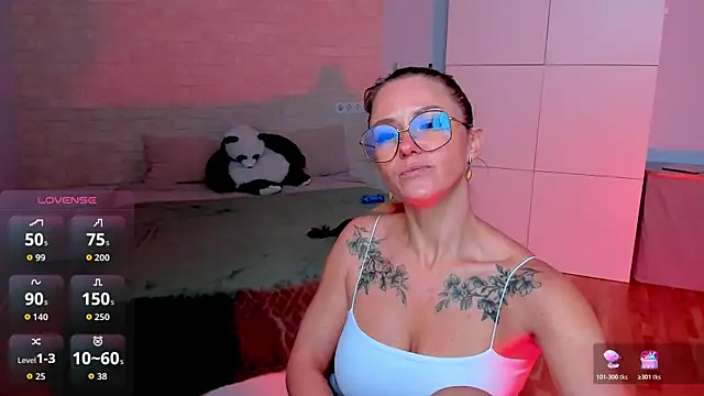 Snapshot of LadyIzabel chatting on 06/10/26, 10:38 LadyIzabel online show from 06/10/26, 10:38