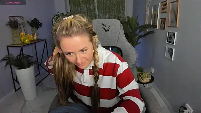 LadyIzabel online show from 04/17/26, 02:53