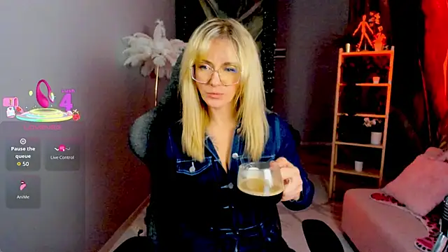 LadyIzabel online show from 04/07/26, 02:41