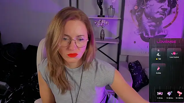 LadyIzabel online show from 10/28/25, 09:30