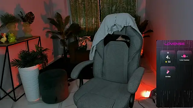 LadyIzabel online show from 11/28/25, 08:25