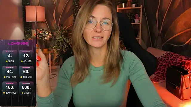 LadyIzabel online show from 11/11/25, 05:35