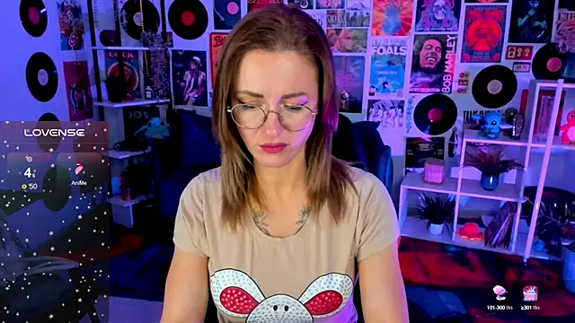 Snapshot of LadyIzabel chatting on 03/02/25, 12:03 LadyIzabel online show from 03/02/25, 12:03
