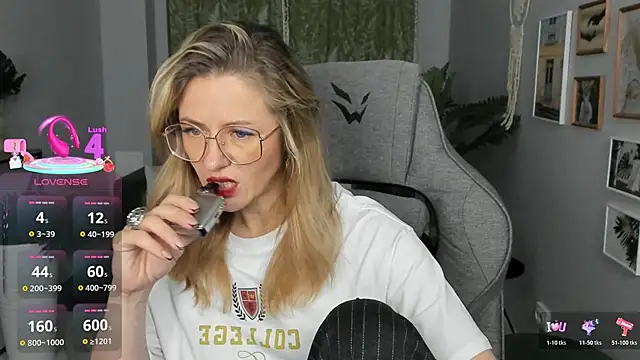 LadyIzabel online show from 03/06/26, 02:45