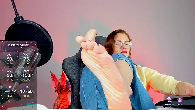 Snapshot of LadyIzabel chatting on 03/08/25, 05:59 LadyIzabel online show from 03/08/25, 05:59