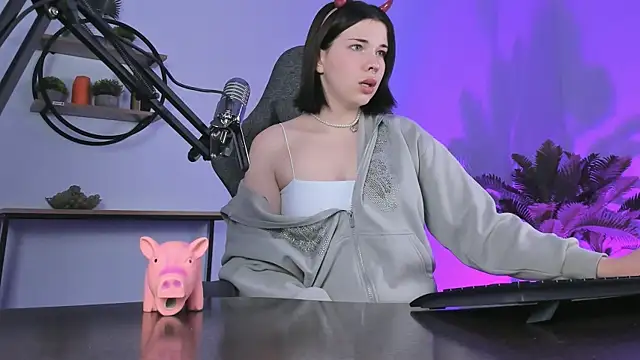 AliceSunday online show from 03/22/25, 11:42