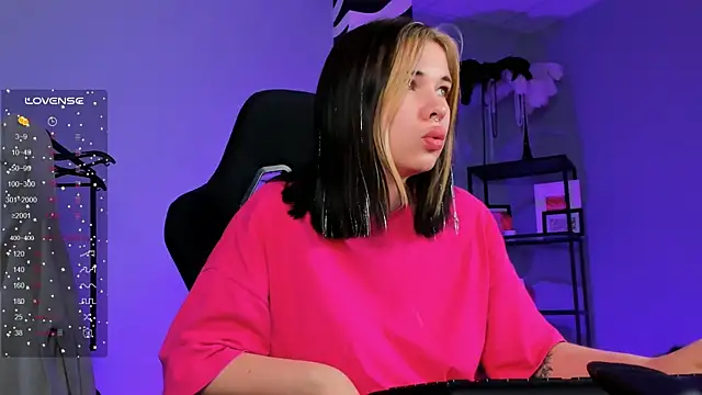 AliceSunday online show from 10/26/25, 05:08