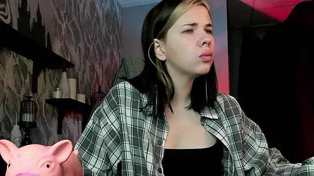 AliceSunday online show from 11/08/25, 04:05