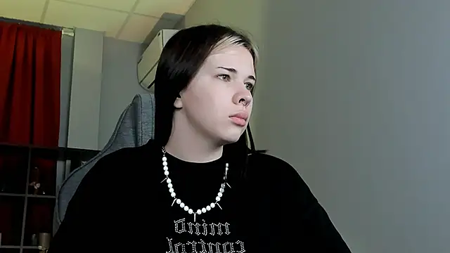 AliceSunday online show from 12/05/25, 02:00