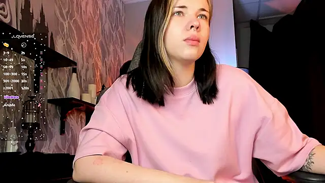 AliceSunday online show from 11/11/25, 02:06