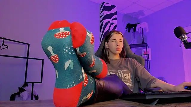 AliceSunday online show from 11/22/25, 05:06