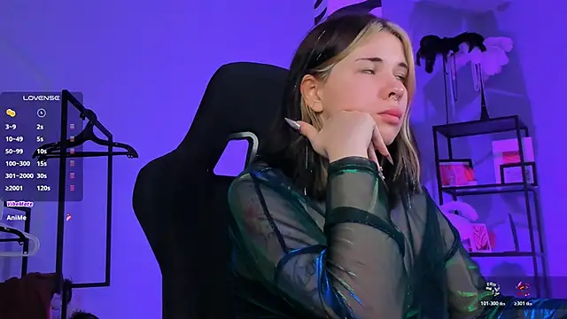 AliceSunday online show from 10/28/25, 02:12