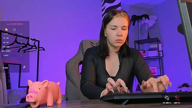 AliceSunday online show from 09/30/25, 01:55