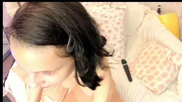 Snapshot of Luafy_Toddy chatting on 11/17/25, 03:10 Luafy Toddy online show from 11/17/25, 03:10