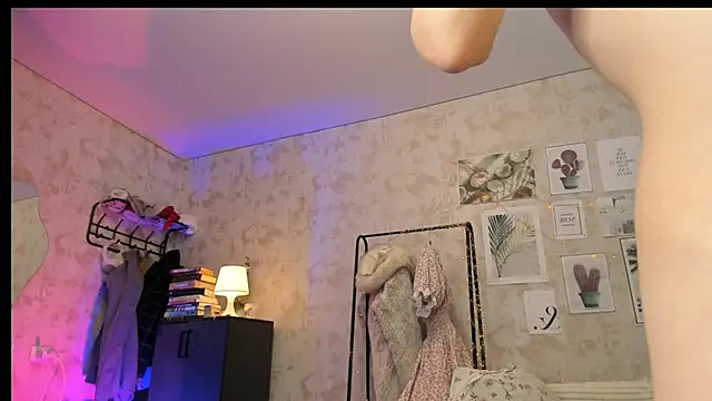 Snapshot of Luafy_Toddy chatting on 11/13/25, 03:10 Luafy Toddy online show from 11/13/25, 03:10