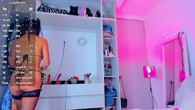 Snapshot of Lunadahia chatting on 10/16/25, 03:59 Lunadahia online show from 10/16/25, 03:59