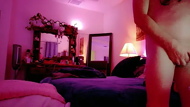 NinasNylonz online show from 11/20/25, 04:02