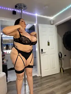 curvyfunlover online show from 06/16/26, 10:37