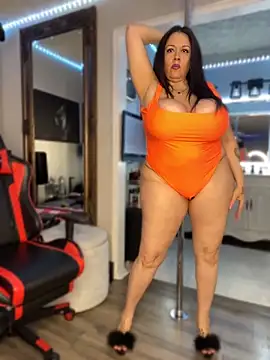 curvyfunlover online show from 06/17/26, 10:03