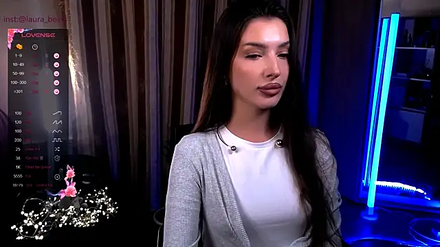 Laura Bess online show from 12/21/25, 03:14