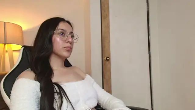 Snapshot of Sweet_Sammy_ chatting on 05/13/26, 07:43 Sweet Sammy online show from 05/13/26, 07:43
