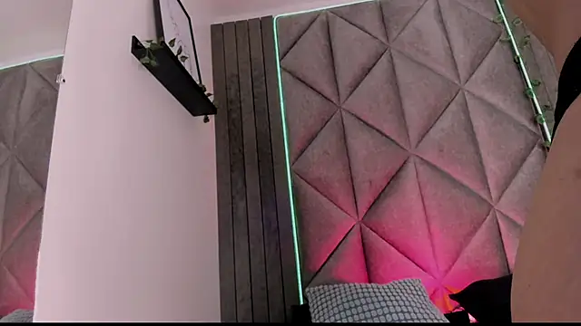 BriaConner  online show from 11/29/25, 02:12