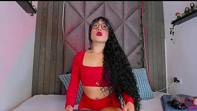 BriaConner  online show from 11/11/25, 02:39