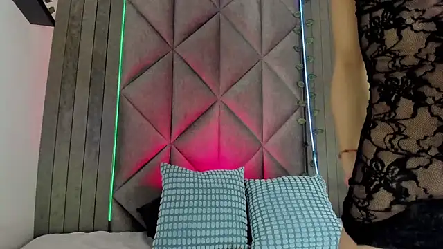 BriaConner  online show from 12/19/25, 02:59