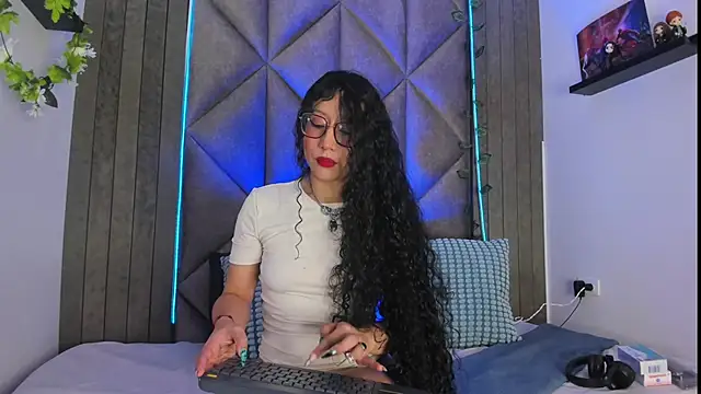 BriaConner  online show from 10/17/25, 02:48