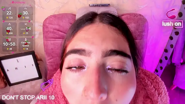 Snapshot of Arii_vega_ chatting on 03/17/25, 01:29 Arii vega online show from 03/17/25, 01:29