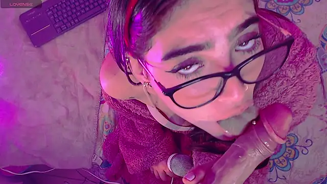 Snapshot of Arii_vega_ chatting on 12/16/24, 08:20 Arii vega online show from 12/16/24, 08:20