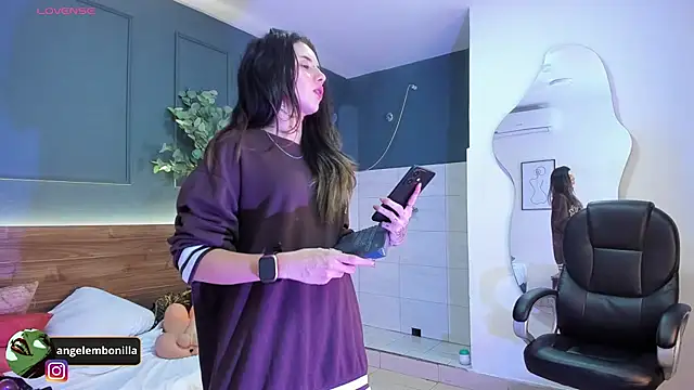 megan morgan01 online show from 10/23/25, 12:20