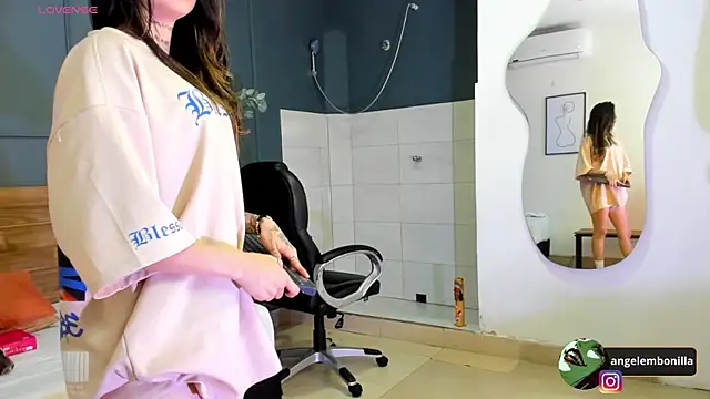 megan morgan01 online show from 11/28/25, 12:05