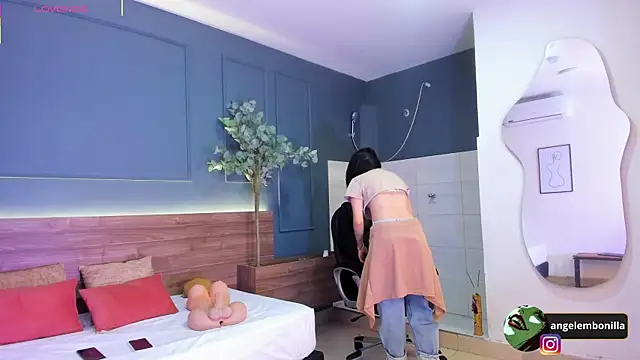 megan morgan01 online show from 11/14/25, 12:20